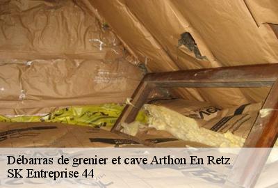 Débarras de grenier et cave  44320